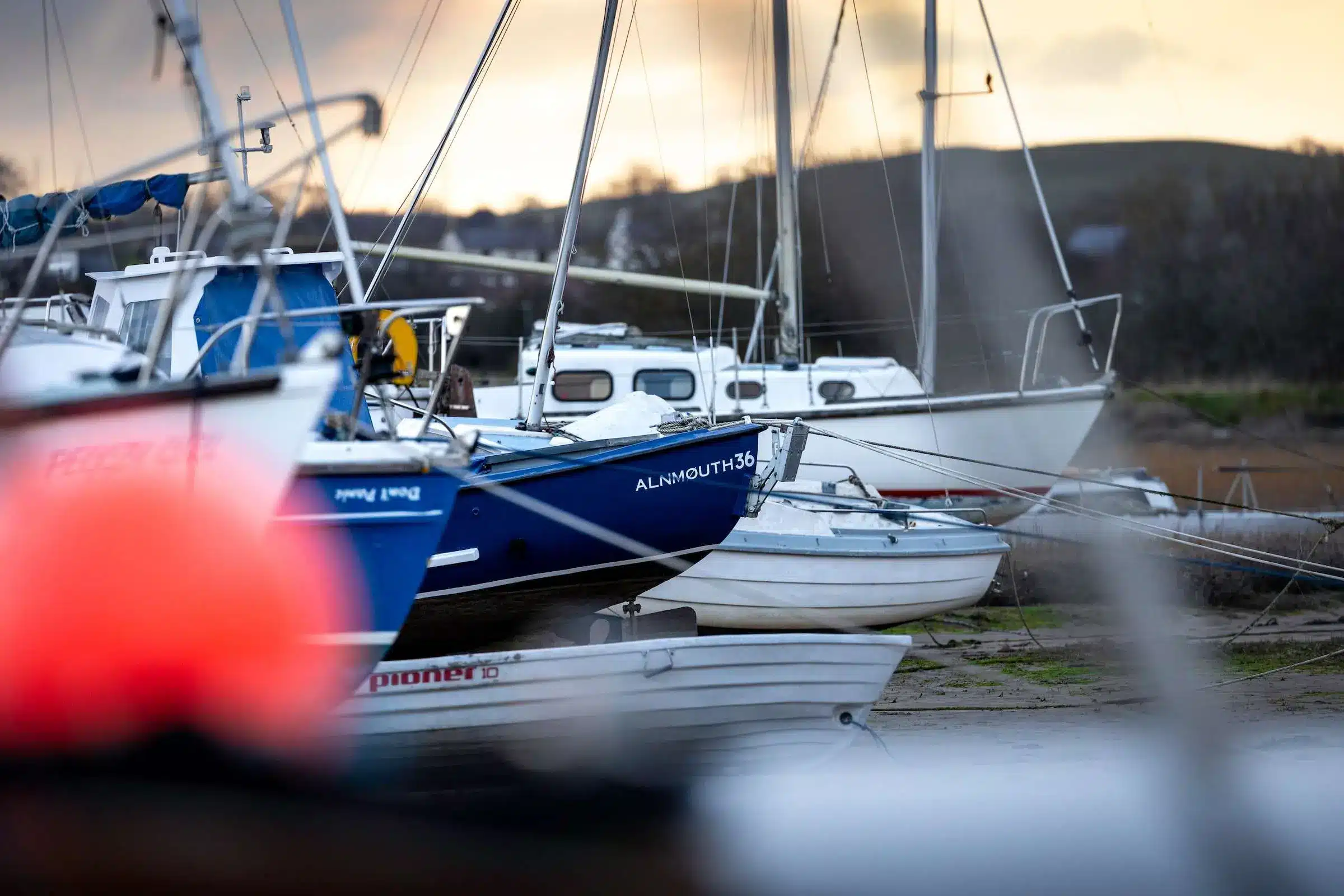 safe boat mooring in winter