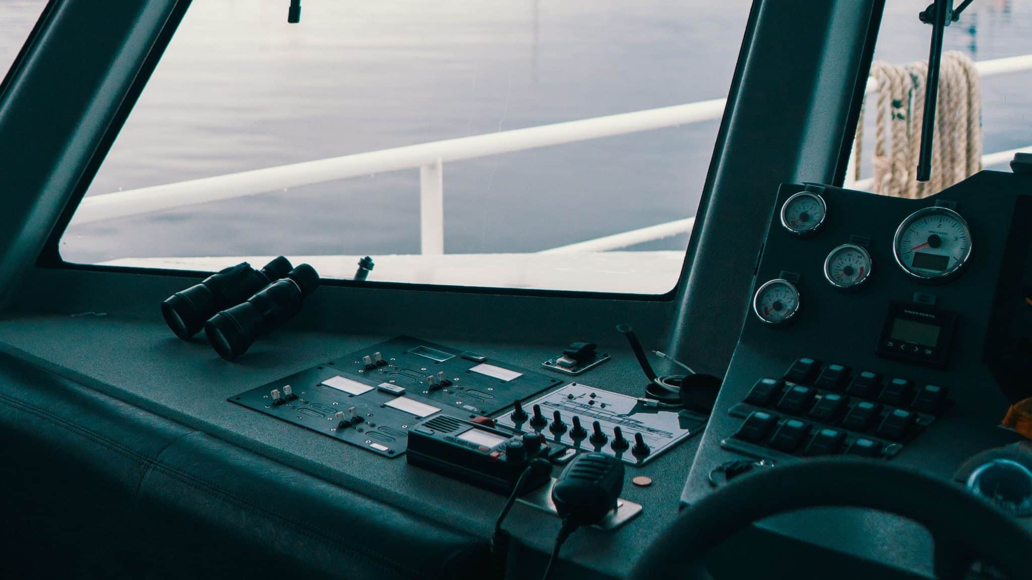 Boat cockpit controls and navigation equipment